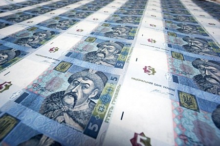 Украина ищет, у кого взять взаймы на погашение долга. Киеву придется отдать 40% золотовалютных резервов иностранным кредиторам.