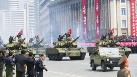 五輪前日のパレード、長距離ミサイル数十発を誇示か　北朝鮮 