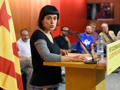 加泰羅尼亞議員和領導獨立的活動家逃離西班牙，以避免在馬德里面臨審判