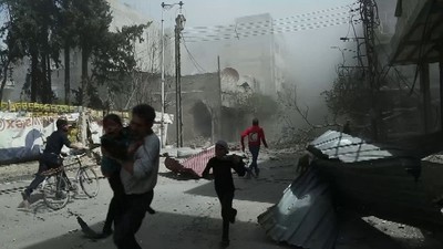 シリア東グータで激しい空爆、政府軍による攻撃続く