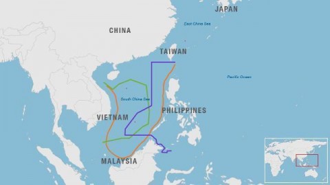 中国海軍の大規模艦隊が南シナ海に集結、米に対し軍事力誇示