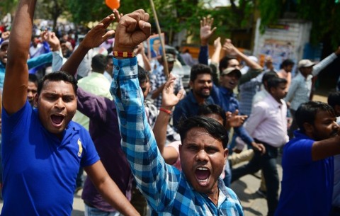 抗議法院判決不公 印度種性制度最底層的賤民示威與警方衝突造成6死
