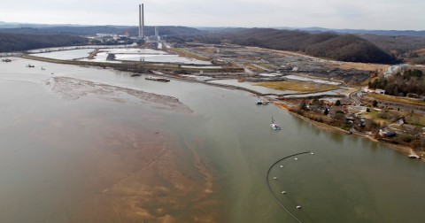 The TVA Kingston Fossil Plant in Kingston, Tennessee in 2009. Photo: Wade Payne/AP