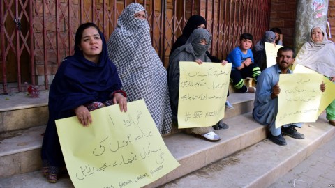 Members of the Hazara community of Shi'ite Muslims protest against the killing of Hazaras in Quetta. Photo: AFP