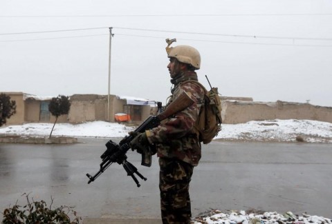 An Afghan security force member stands guard near the site of an attack at the Marshal Fahim military academy in Kabul, Afghanistan, Jan. 29, 2018. Photo: Reuters/Omar Sobhani