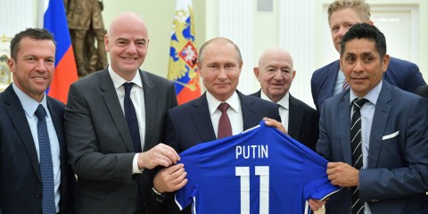 Russland, Fußball-WM und Repression: Hier das Stadion, dort die Strafkolonie