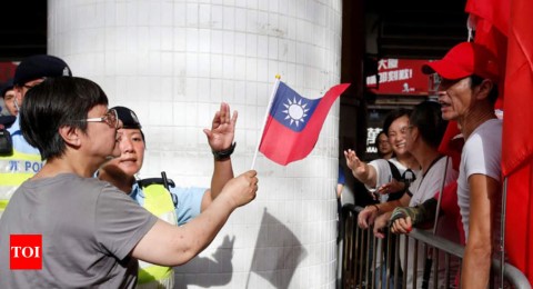香港警方企圖啓動《社團條例》禁止「支持獨立」的政黨運作。