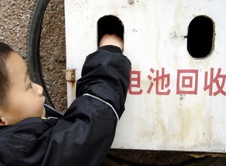 中国で使用済み電池の回収進まず 多くは非合法の闇市場に