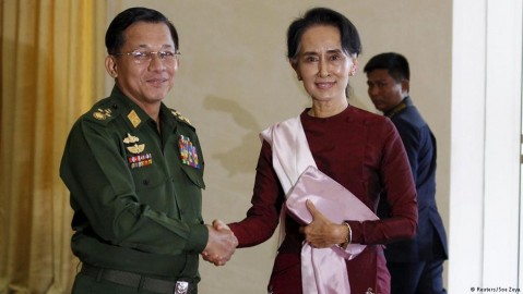 Myanmar’s military chief Min-Aung Hlaing with Aung-san Suu Kyi. Photo: Reuters / Sae Zeya