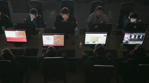 Customers at an Internet cafe in Shanxi province, March 2010 Photo: Reuters