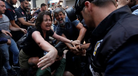 伊斯坦堡警方和週六母親之間發生衝突。