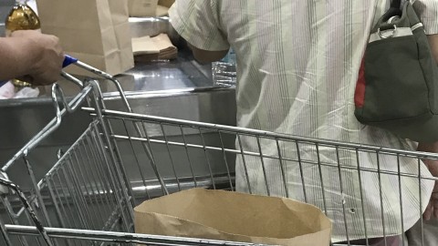 用掉的一次性塑膠「日本世界第二多」 菲律賓的便利商店、商場使用紙袋