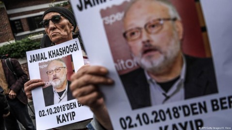 Protesters rail about disappearance of Jamal Khashoggi. Photo: O. Kose / Getty Images