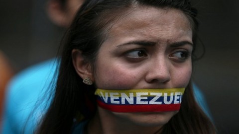 崩潰邊緣的委內瑞拉》反對黨發動罷免總統公投 政府：公投連署無效