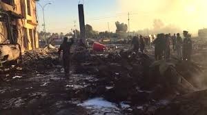 卡車自殺炸彈客在伊拉克造成約100人死亡，主要是伊朗朝聖者