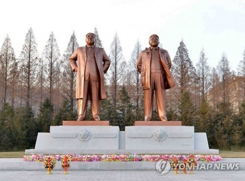 金日成・金正日親子の銅像　初めて軍部隊に設置＝北朝鮮