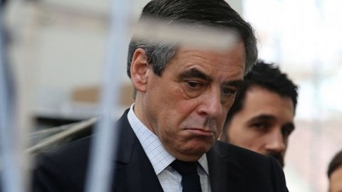 French presidential contender François Fillon faces fresh claims over wife\'s pay