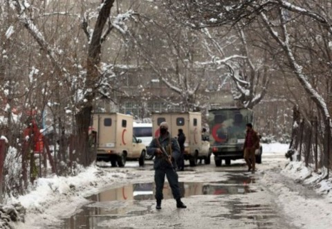 アフガン首都で自爆テロ　２０人死亡、３５人負傷