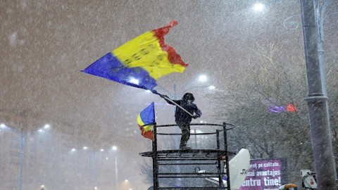 Inside the Romanian parliament where the government could collapse at any moment