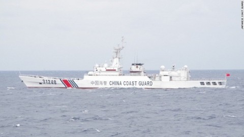 Chinese ships sail near disputed Japanese islands