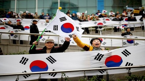 Loyalty to Park splits South Korea’s conservatives