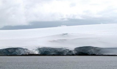 北極と南極の海氷面積、1月は過去最小に＝国連機関